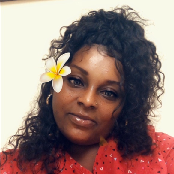 Meet your Posher, Nina - Picture 1 of 1